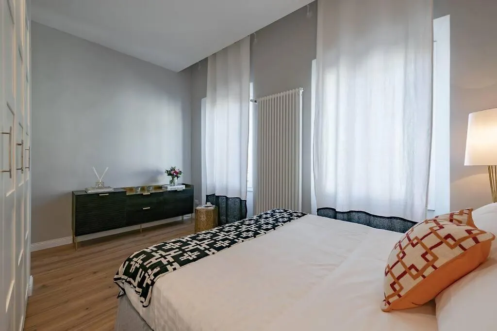 Flamingo With Santa Croce View Apartment Florence